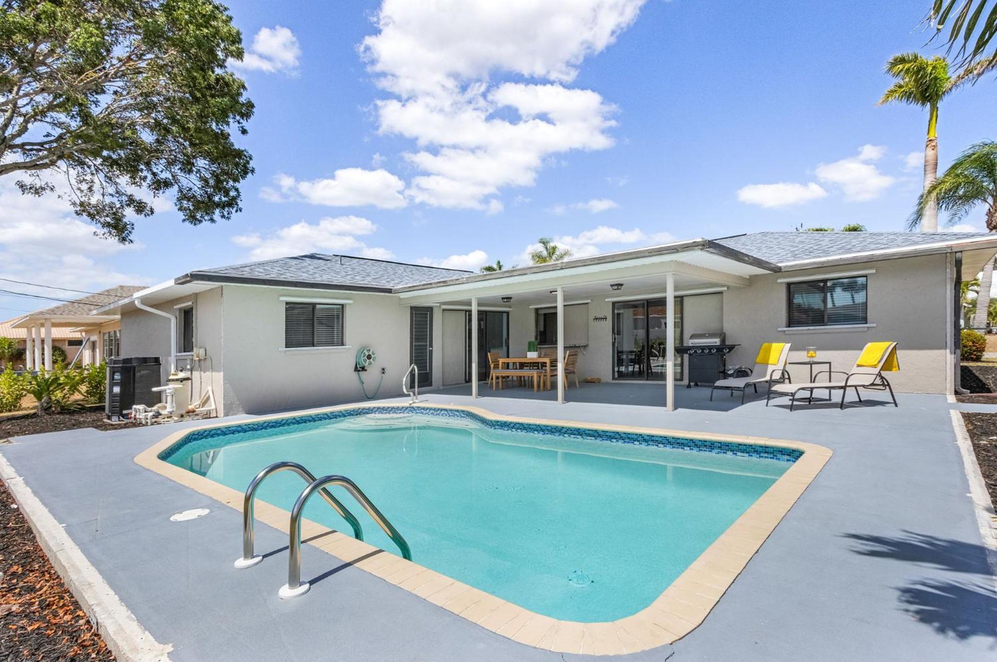 Ferienhaus New! Tropical Home: Private Heated Pool Cape Coral
