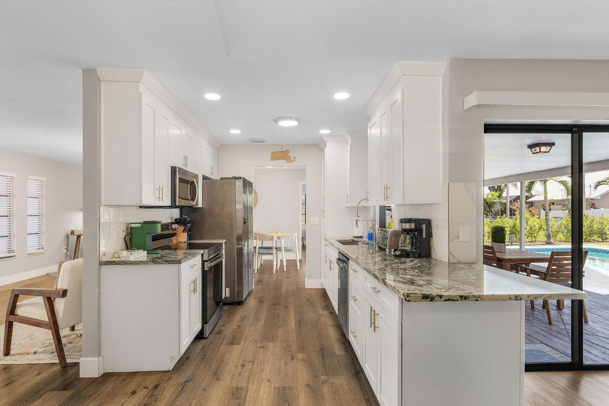 New! Tropical Home: Private Heated Pool * Cape Coral