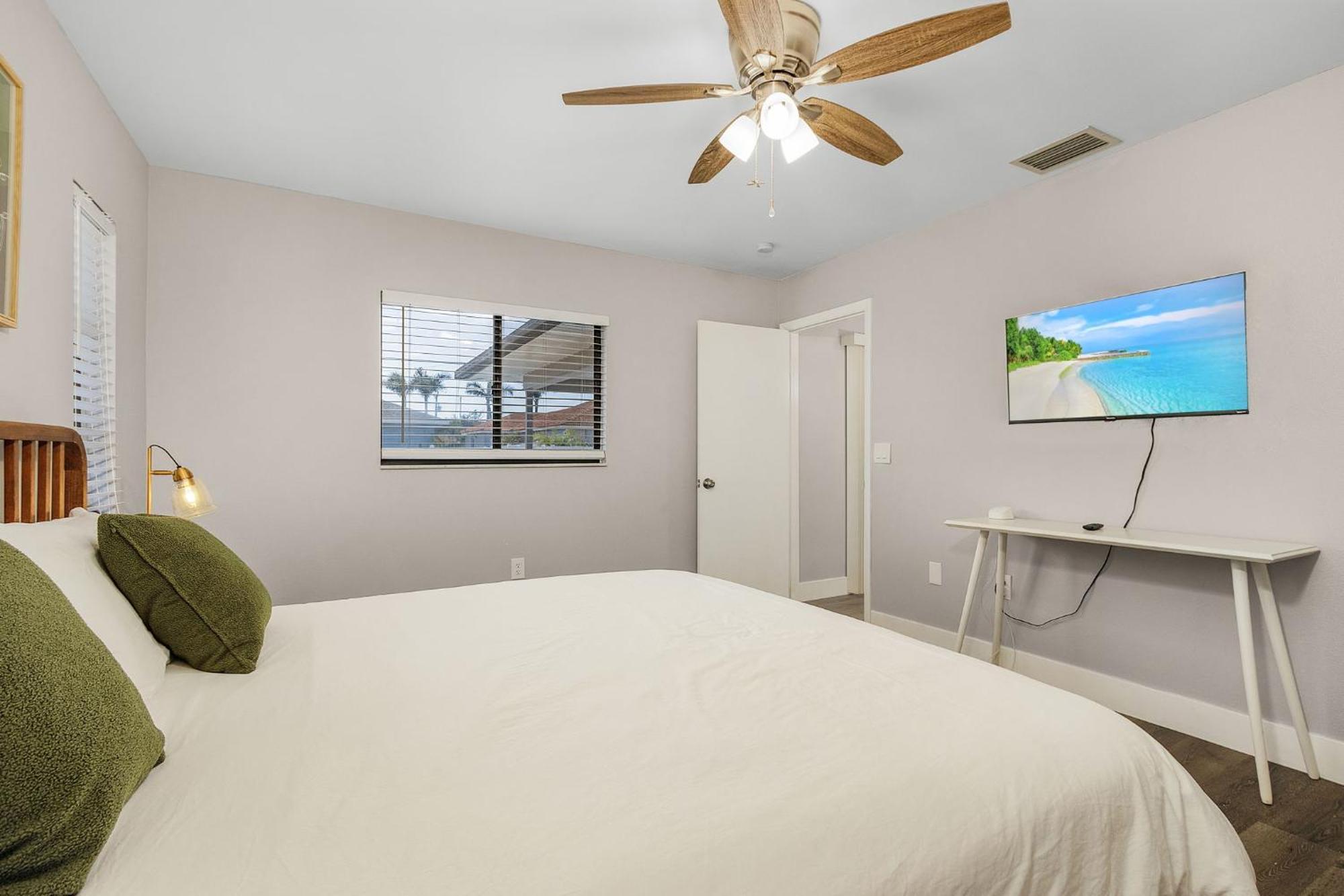 New! Tropical Home: Private Heated Pool Cape Coral