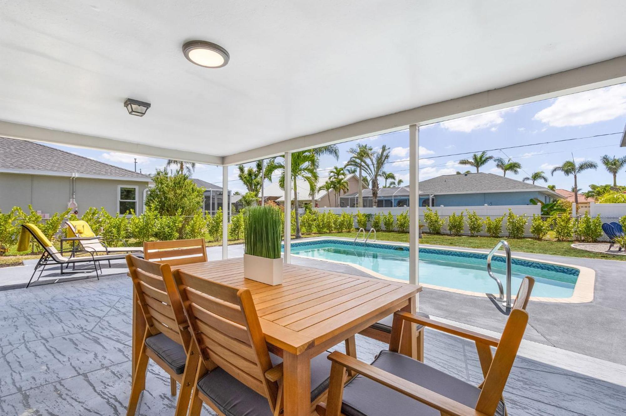 New! Tropical Home: Private Heated Pool Ferienhaus Cape Coral
